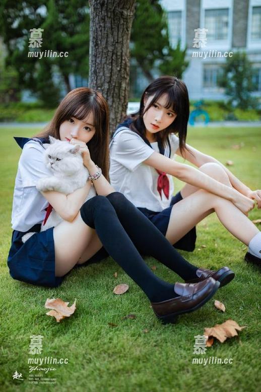 Yuna (윤아)呈现Lilynah女王的独特魅力：COS作品免费下载！